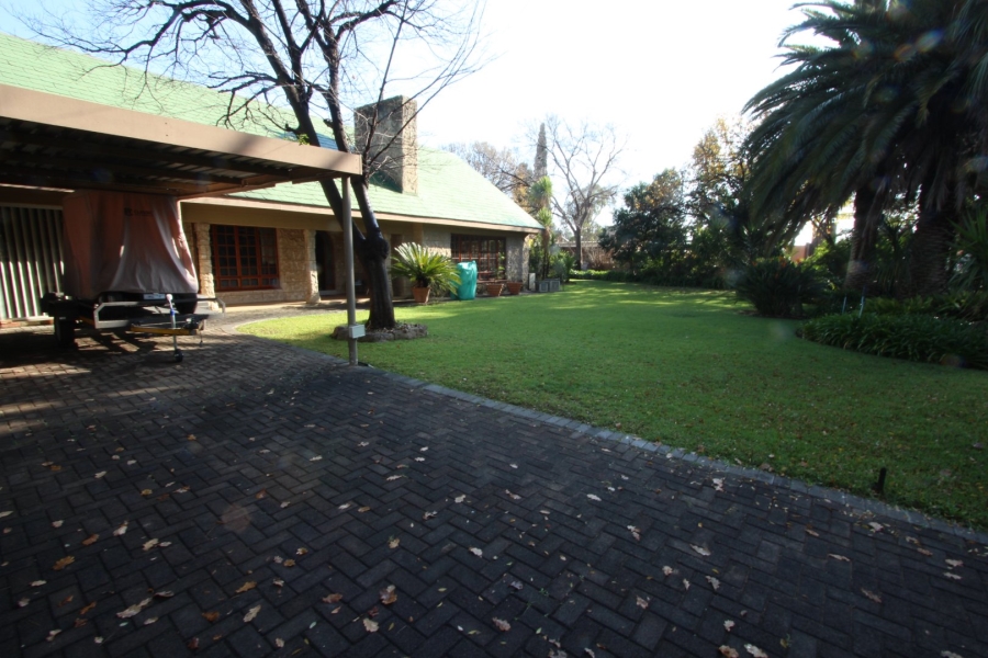 7 Bedroom Property for Sale in Jim Fouchepark Free State